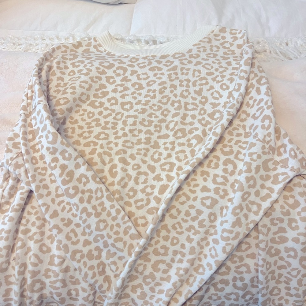 Cream Oversized Leopard Sweatshirt. Time and Tru brand. Large.